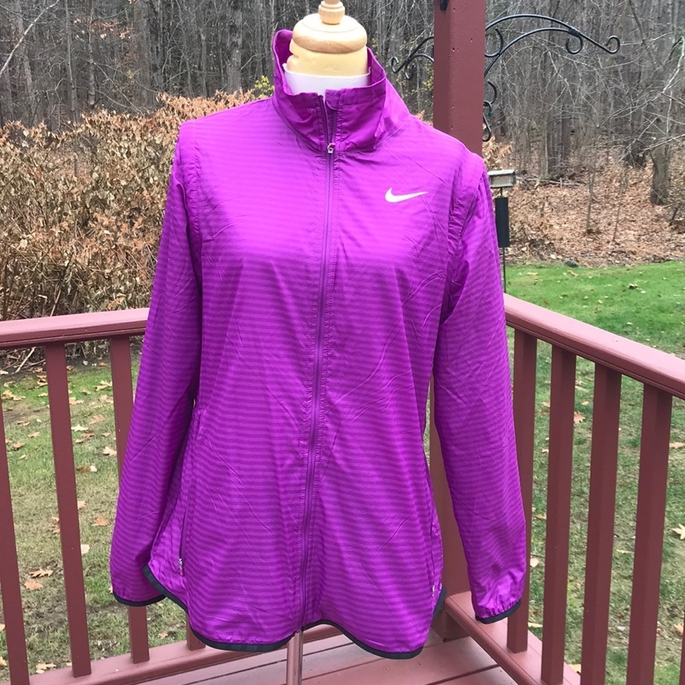 NIKE golf Size L majenta zippered rain jacket
